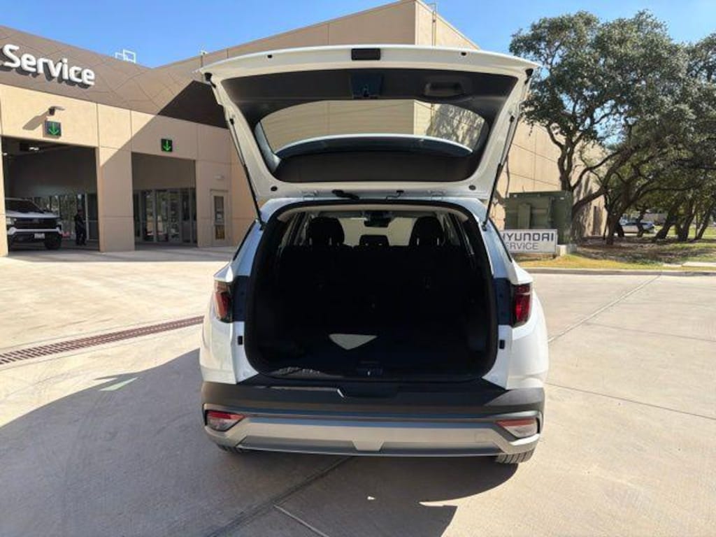 New 2026 Hyundai Tucson Hybrid SE SUV