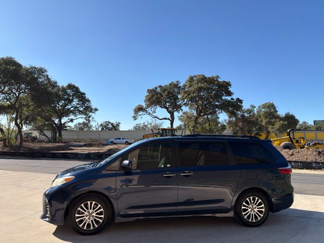 2019 Toyota Sienna XLE