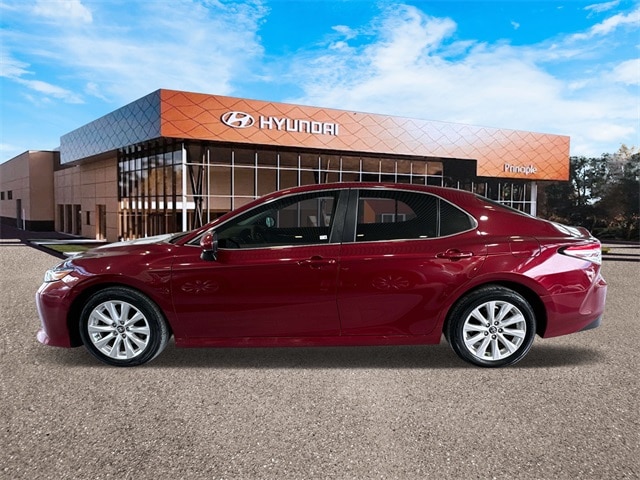 Used 2019 Toyota Camry LE with VIN 4T1B11HK3KU781122 for sale in Boerne, TX