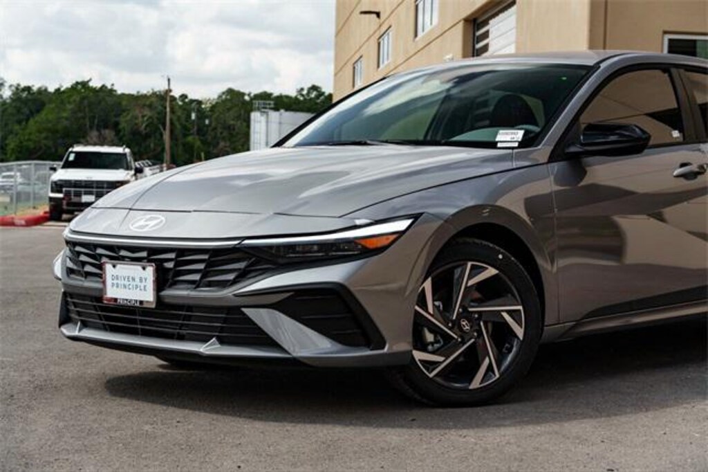 New 2025 Hyundai Elantra SEL Sport Sedan