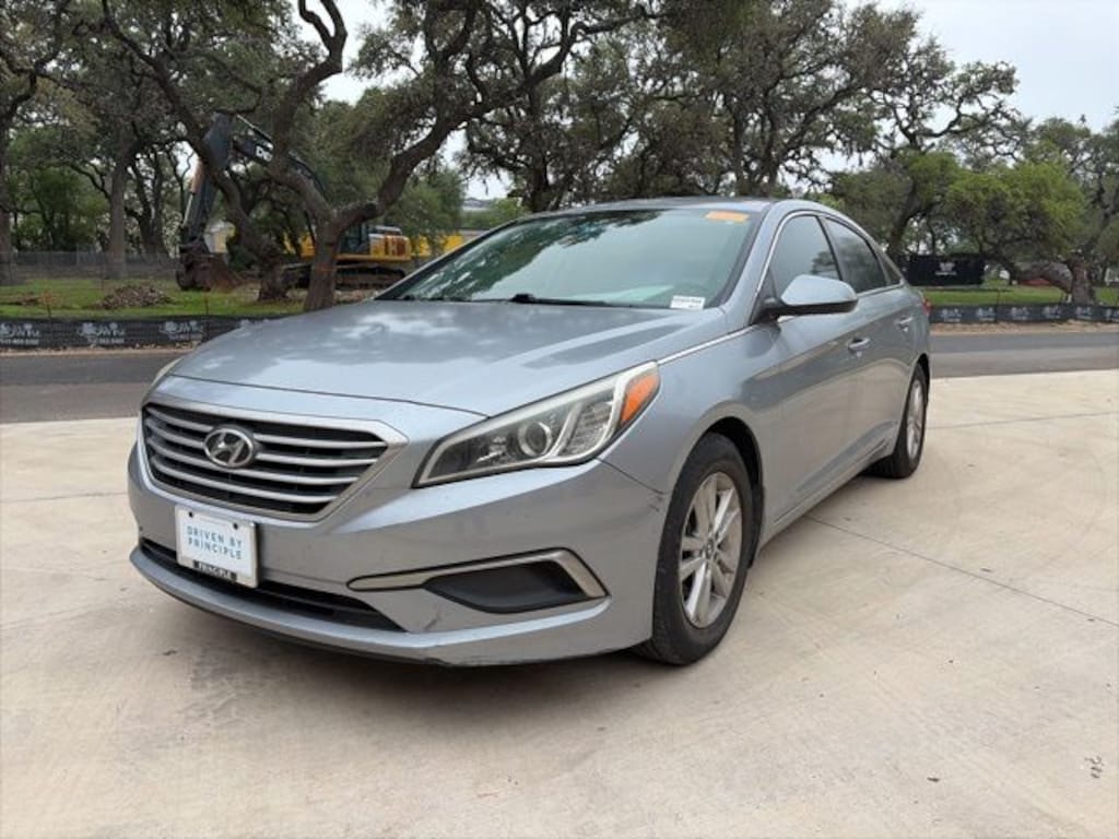 Used 2017 Hyundai Sonata SE Sedan