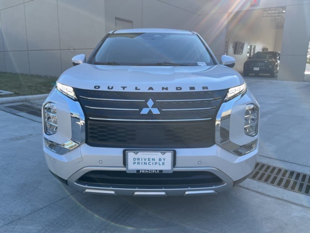 Used 2023 Mitsubishi Outlander SE SUV