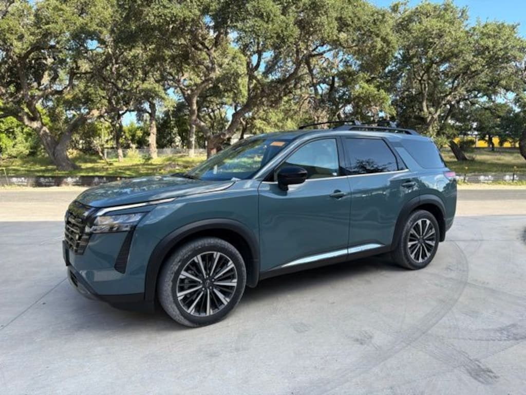 Used 2026 Nissan Pathfinder Platinum SUV