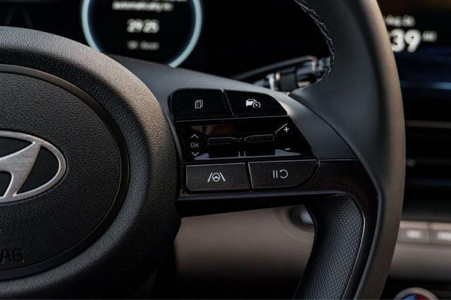 2025 Hyundai Elantra Blue - Photo 12