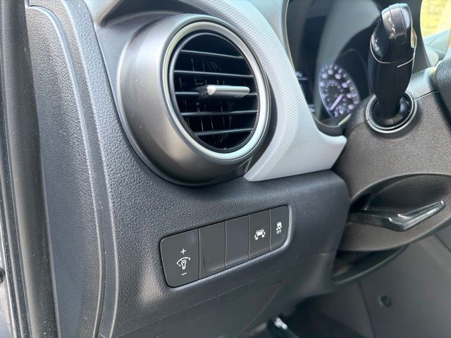 2020 Hyundai Kona SE - Photo 19
