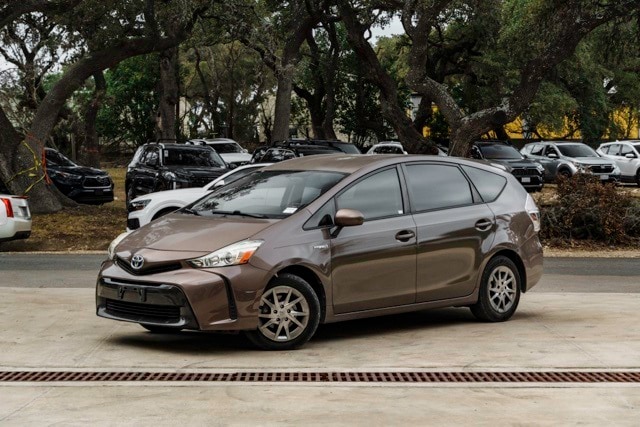 2015 Toyota Prius v Five