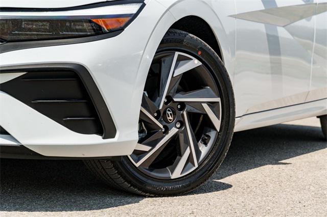 2025 Hyundai Elantra Blue - Photo 7