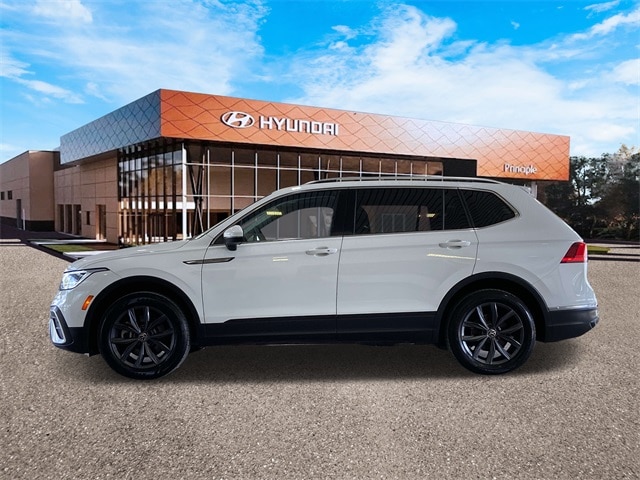 Used 2022 Volkswagen Tiguan SE with VIN 3VV3B7AX9NM151436 for sale in Boerne, TX