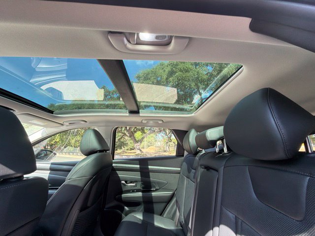2025 Hyundai Tucson Limited - Photo 17
