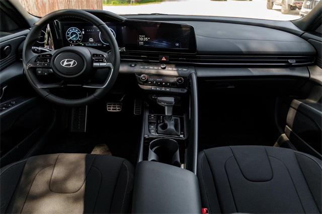 2025 Hyundai Elantra Blue - Photo 22