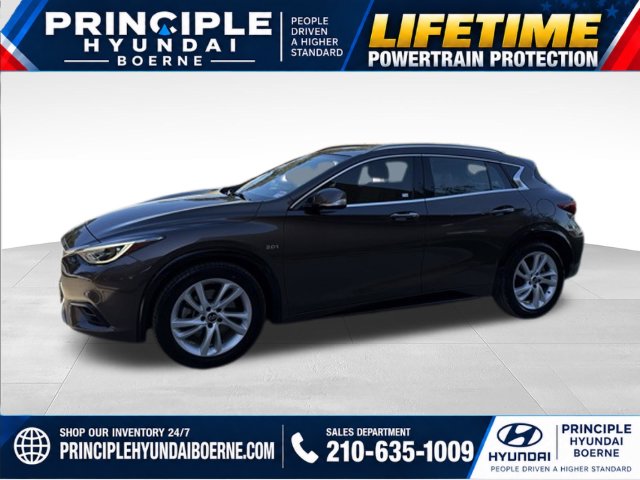  INFINITI QX30