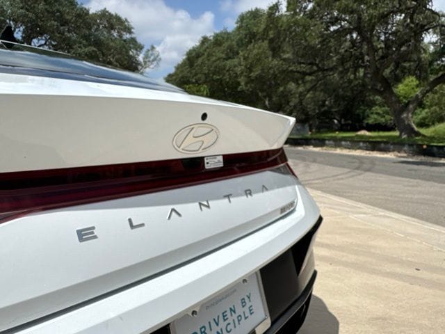 2025 Hyundai Elantra SEL - Photo 13