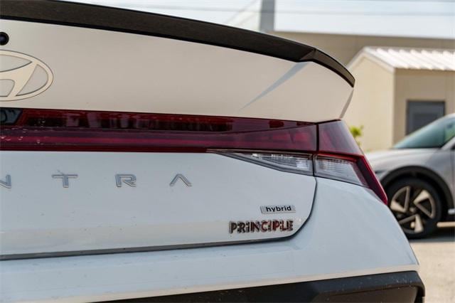 2025 Hyundai Elantra Blue - Photo 8