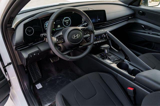 2025 Hyundai Elantra Blue - Photo 8
