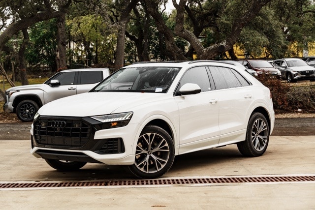 2023 Audi Q8 Premium's photo