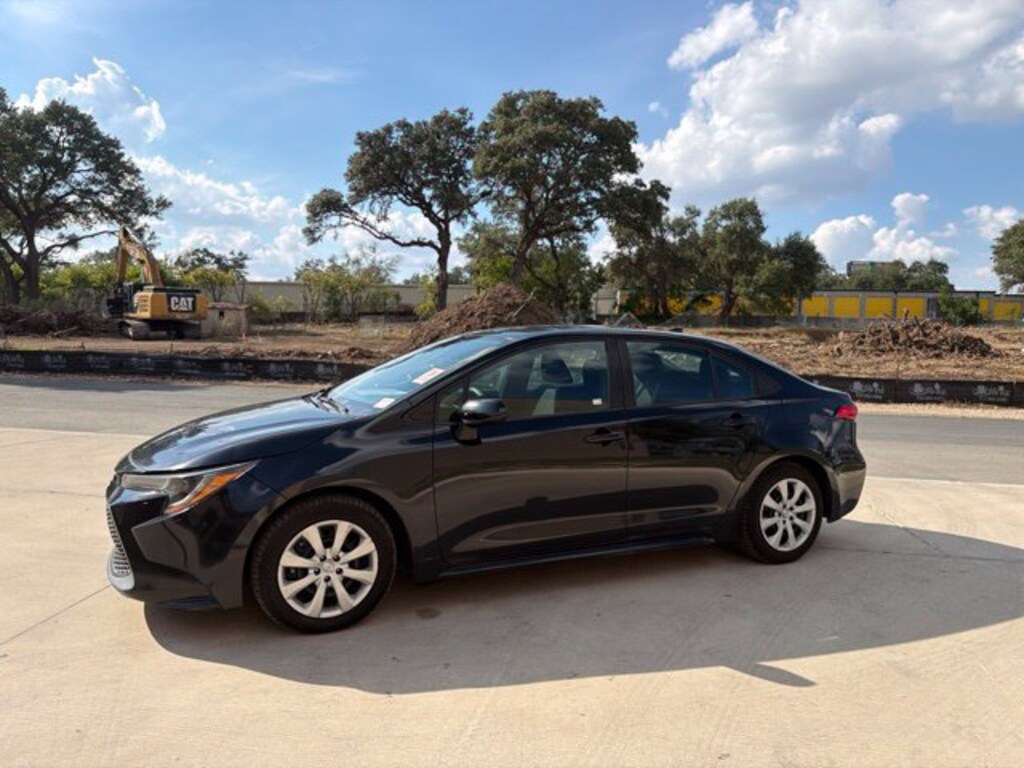 Used 2020 Toyota Corolla LE Sedan