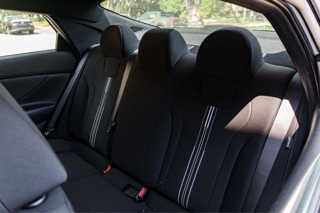 2025 Hyundai Elantra Blue - Photo 19