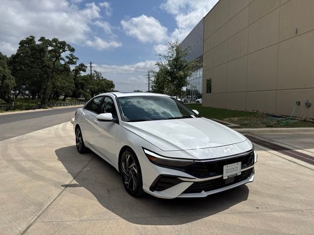 2025 Hyundai Elantra SEL - Photo 6