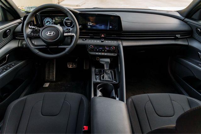 2025 Hyundai Elantra Blue - Photo 21