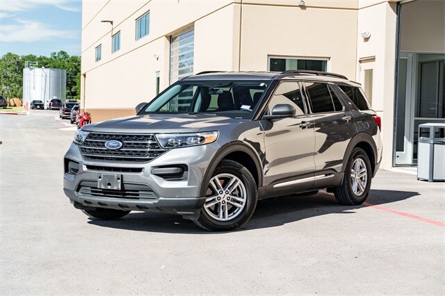 2021 Ford Explorer XLT photo 2