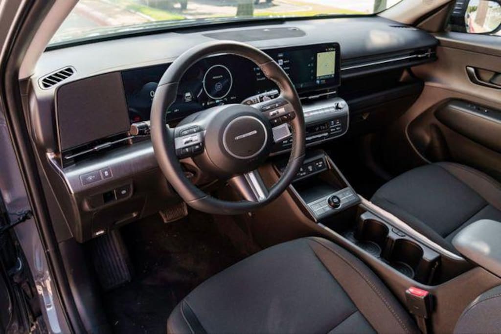 New 2025 Hyundai Kona Electric SEL SUV