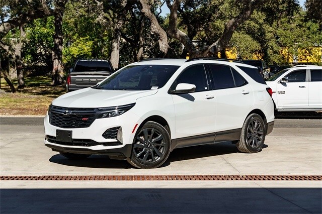 2023 Chevrolet Equinox RS photo 2