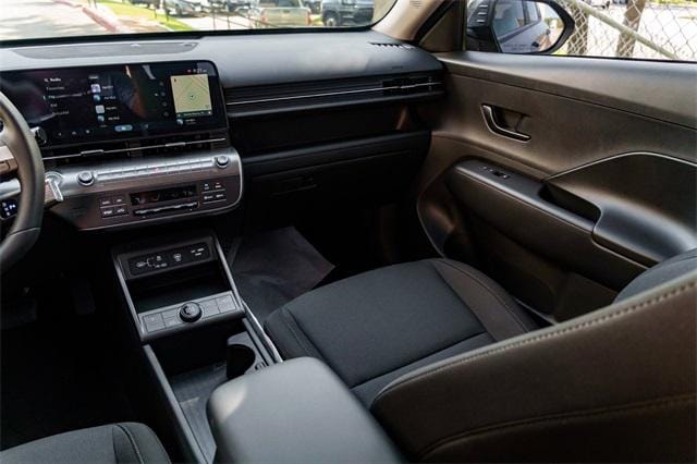 2025 Hyundai Kona EV SEL - Photo 23