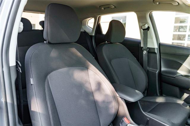 2025 Hyundai Kona EV SEL - Photo 25