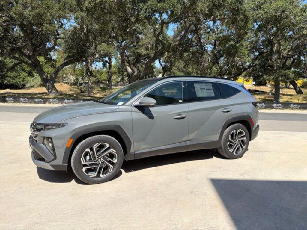 New 2026 Hyundai Tucson Limited FWD SUV