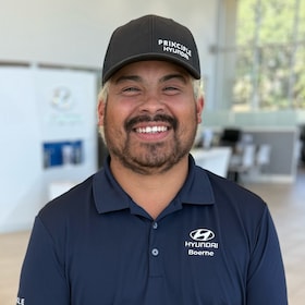 Staff member Cesar S. from e228451735ba
