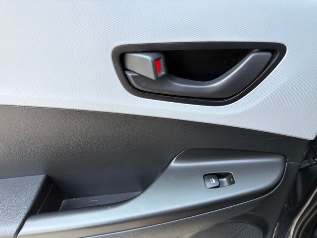 2020 Hyundai Kona SE - Photo 29
