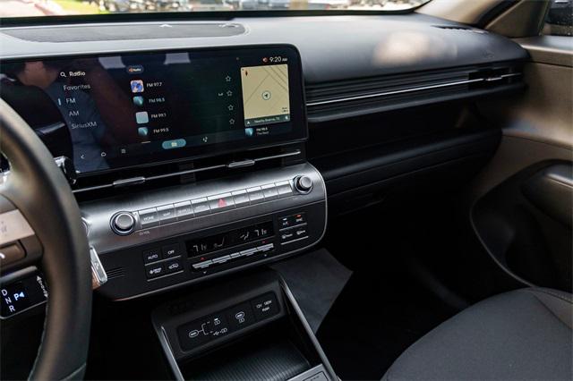 2025 Hyundai Kona EV SEL - Photo 14