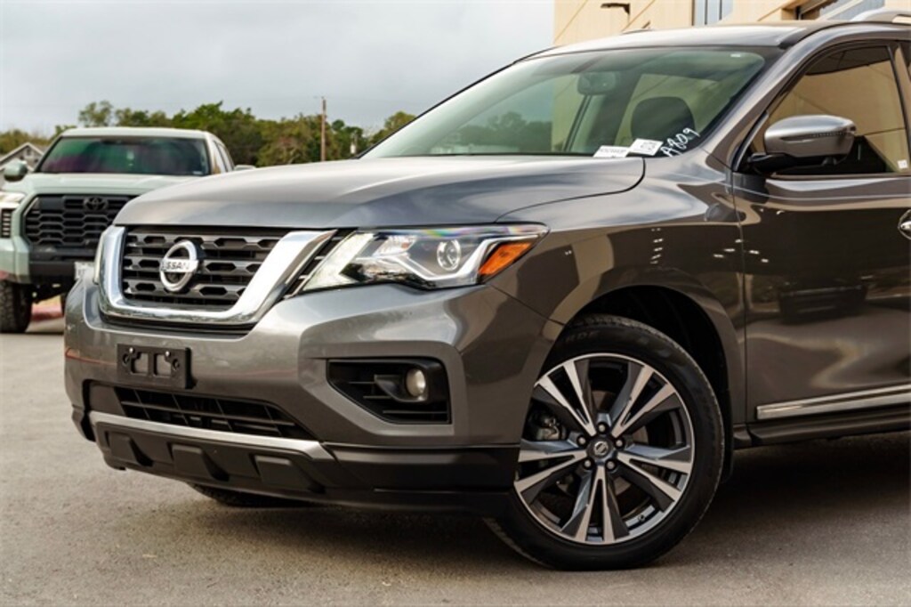 Used 2017 Nissan Pathfinder Platinum SUV