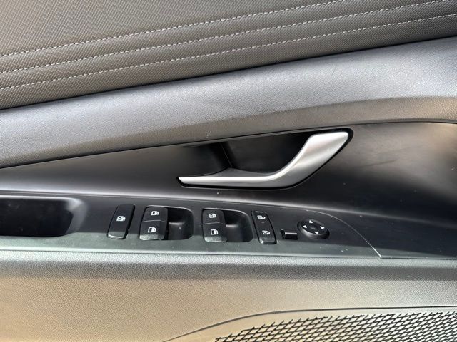 2025 Hyundai Elantra SEL - Photo 18