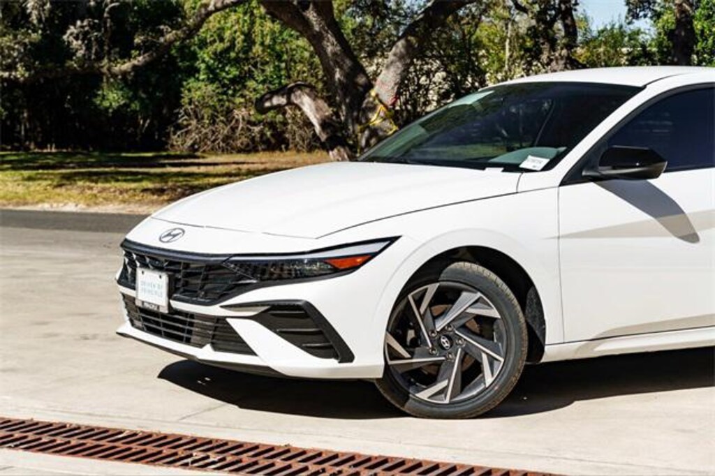 New 2025 Hyundai Elantra Hybrid SEL Sport Sedan