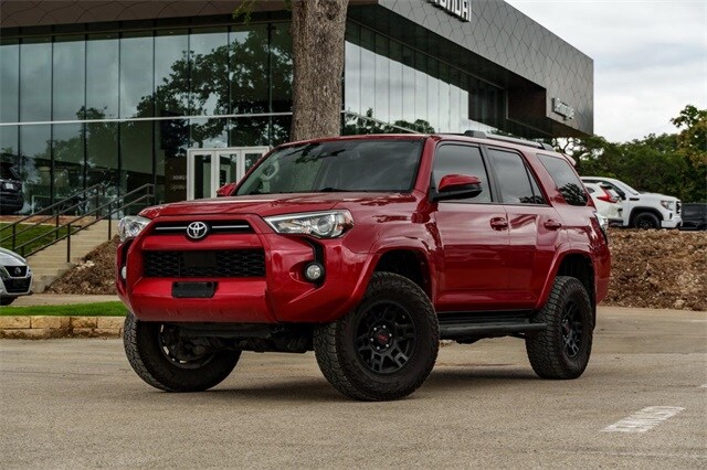 2020 Toyota 4Runner SR5 photo 2