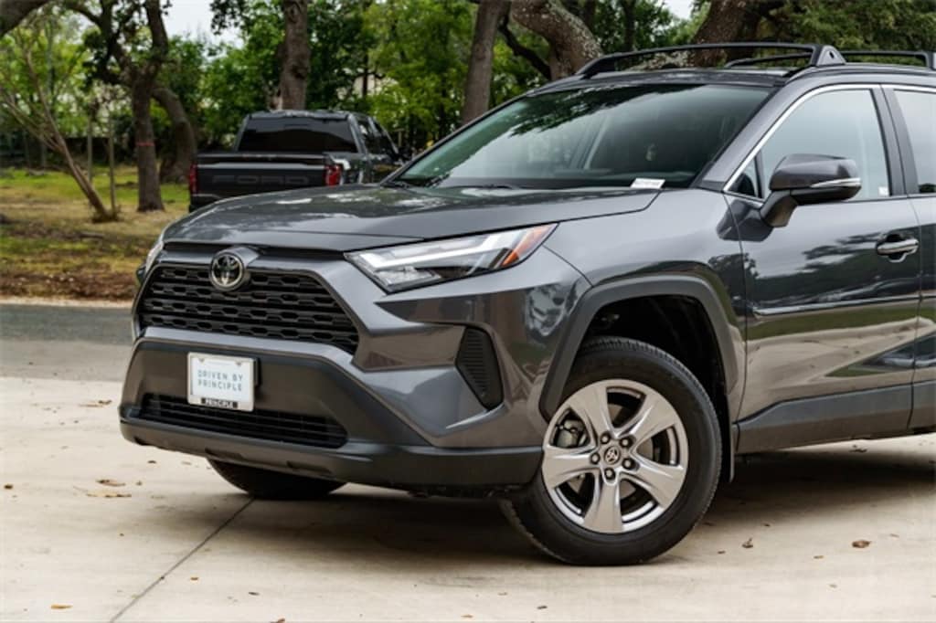 Used 2022 Toyota RAV4 XLE SUV