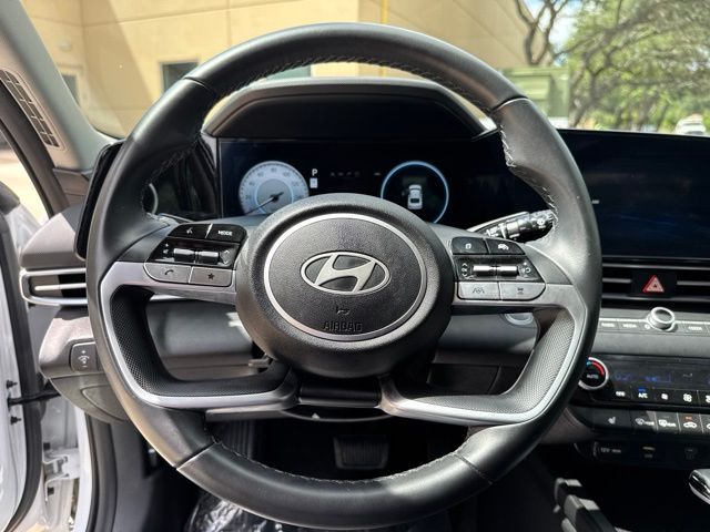 2025 Hyundai Elantra SEL - Photo 8