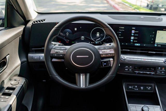 2025 Hyundai Kona EV SEL - Photo 22