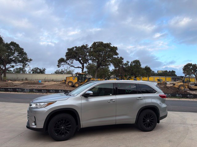 Used 2017 Toyota Highlander XLE SUV