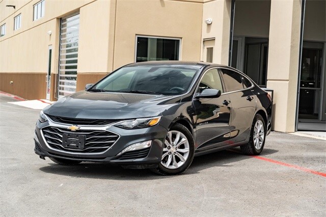 2019 Chevrolet Malibu 1LT photo 2