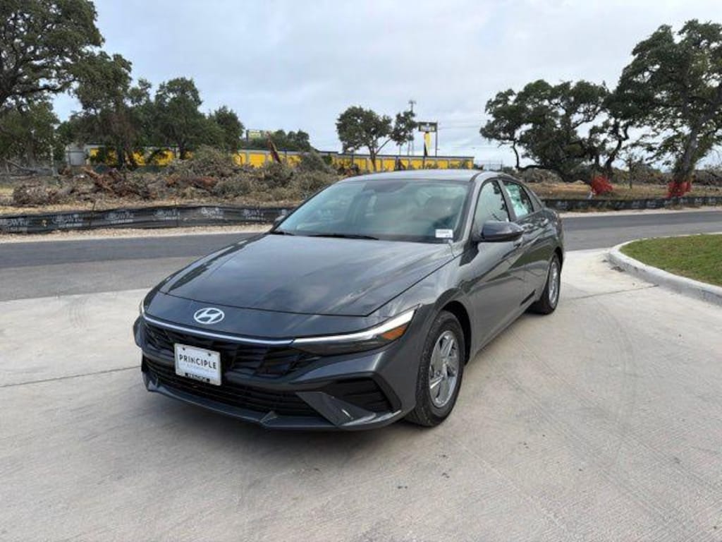 New 2026 Hyundai Elantra SE Sedan
