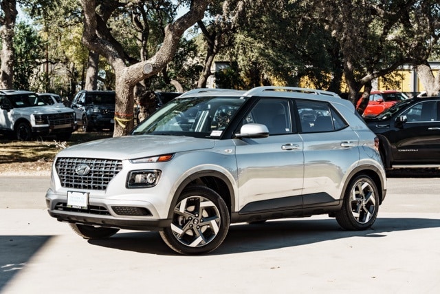 2025 Hyundai Venue SEL's photo