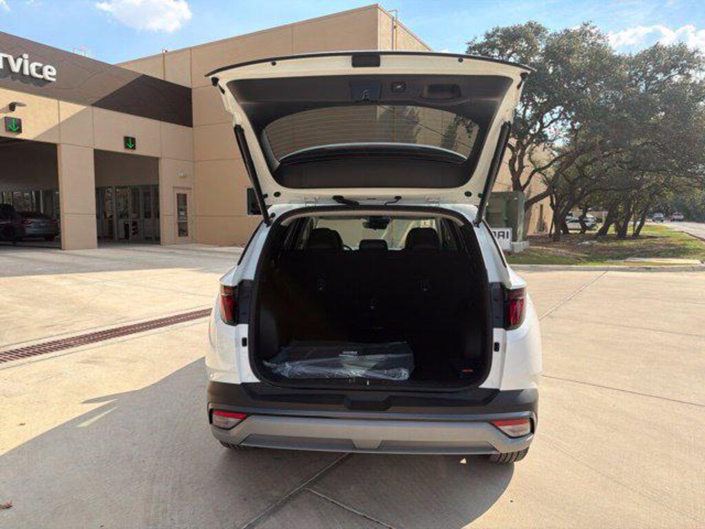 New 2026 Hyundai Tucson SEL Plus FWD SUV