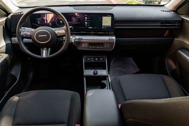 2025 Hyundai Kona EV SEL - Photo 21