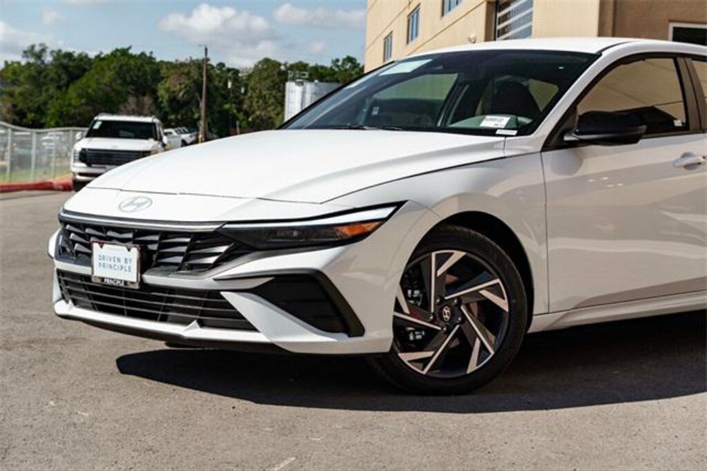 New 2025 Hyundai Elantra SEL Sport Sedan