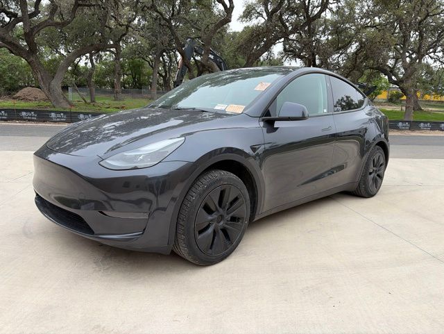2024 Tesla Model Y Long Range Rear Wheel Drive's photo