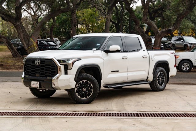 2022 Toyota Tundra SR5's photo