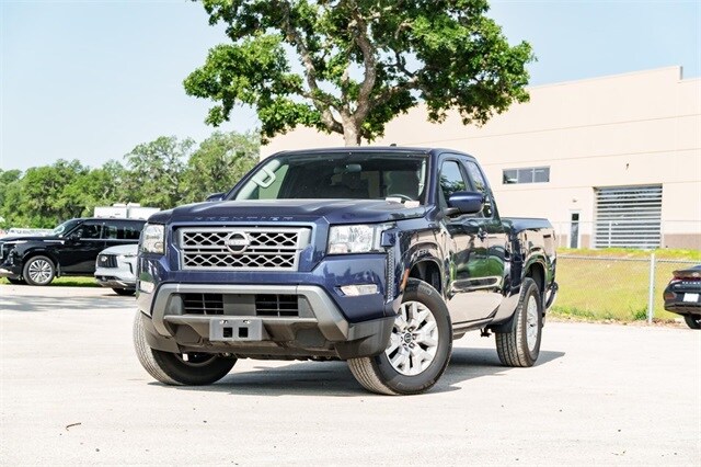 2022 Nissan Frontier SV photo 2