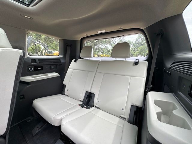 2025 Hyundai Santa Fe Limited - Photo 12